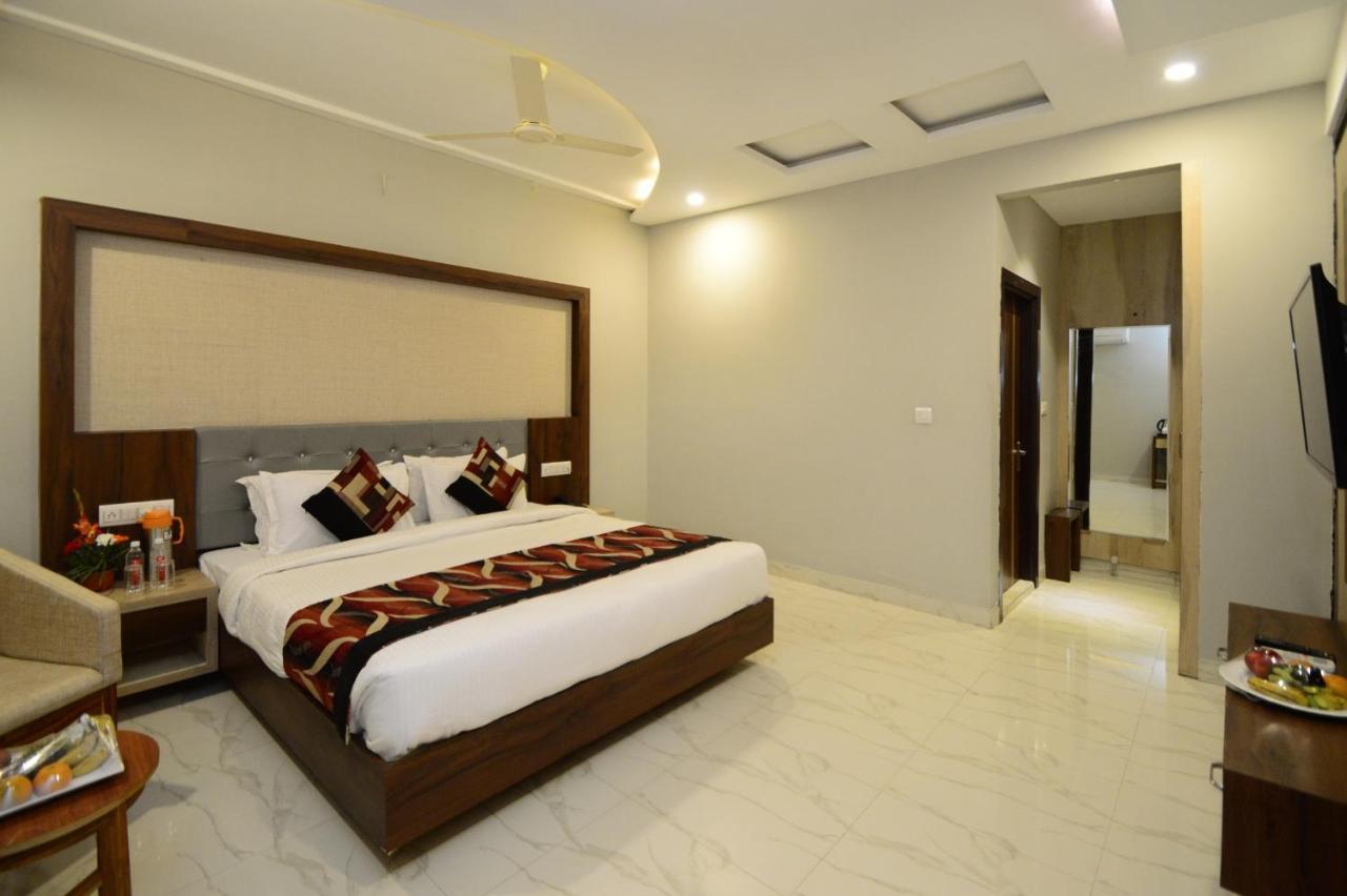 Hopp Inn Udaipur Esterno foto